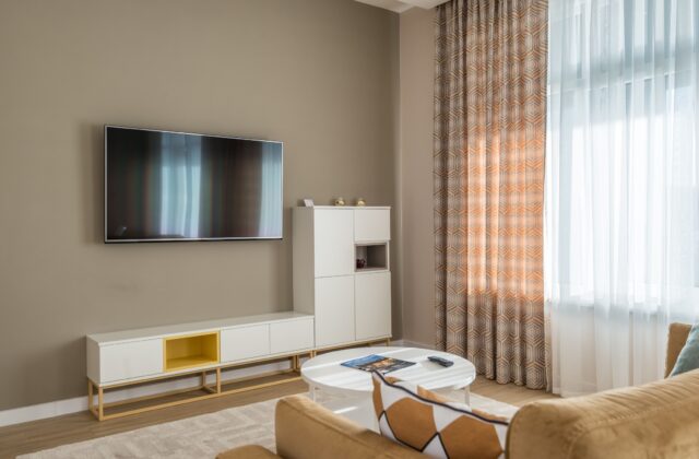Jak ukryć kable od TV
